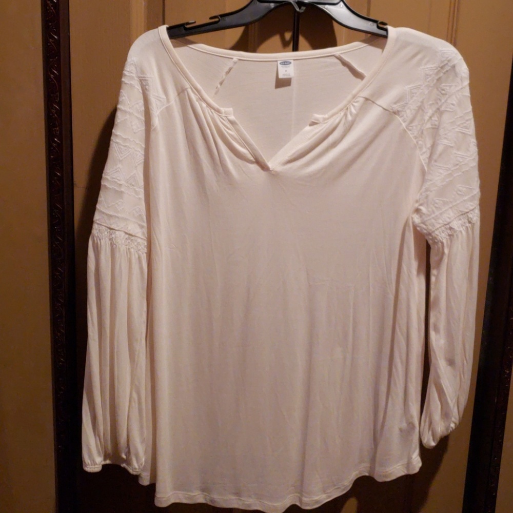 OLD NAVY OFF WHITE NWOT 3/4 SLEEVE EMBROIDED SHOULDER TOP